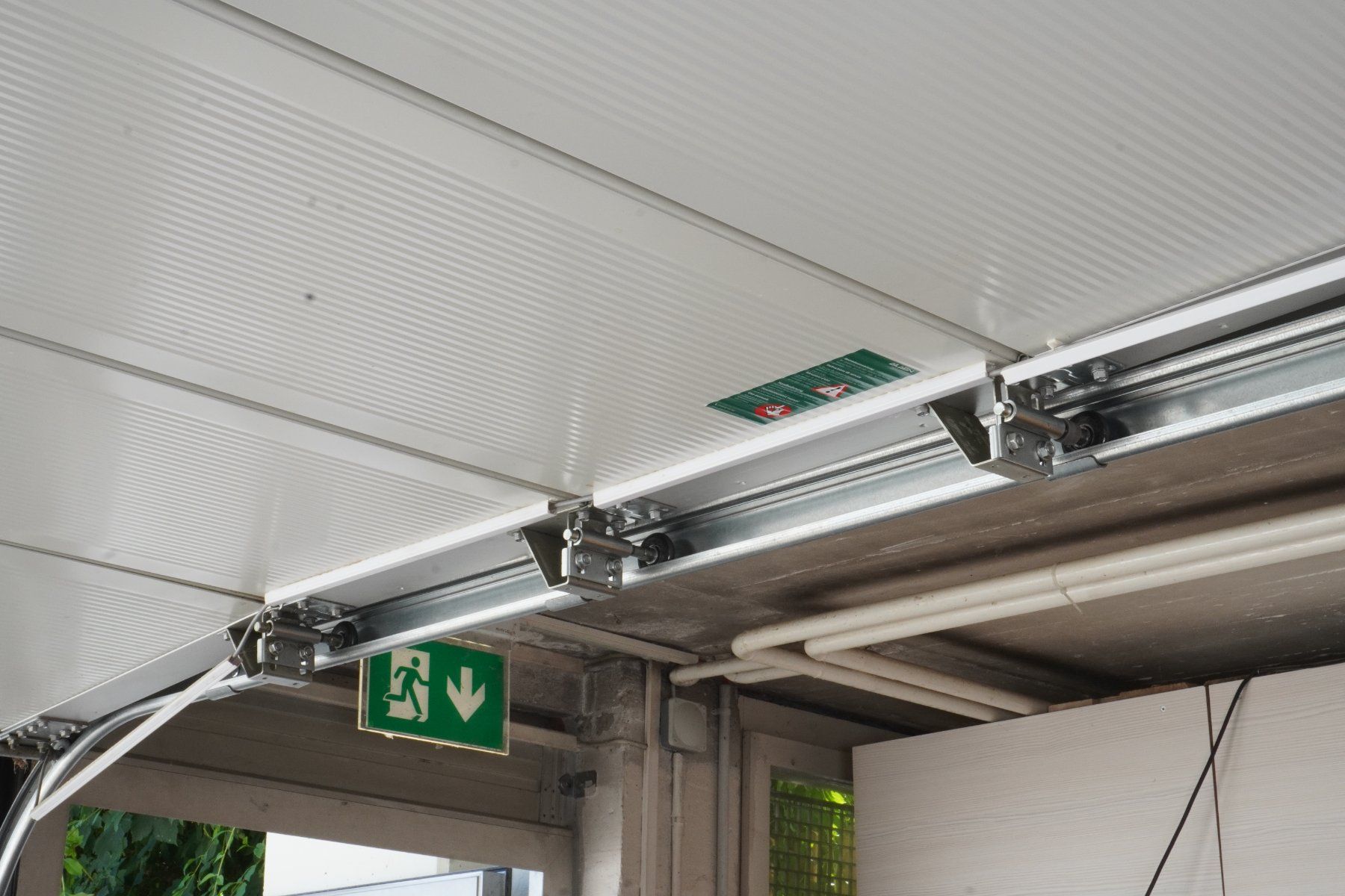 Porte: Garagentor mit elektr. Antrieb – Usato da Zürich venduto da reMaterial 4