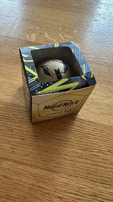 Spiele: Messi Ball von HardRock – Neu und originalverpackt aus St. Gallen von Mirjam16