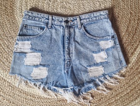 Vintage Jeans Hotpants, kurze Hose Gr. 32, destroyed
