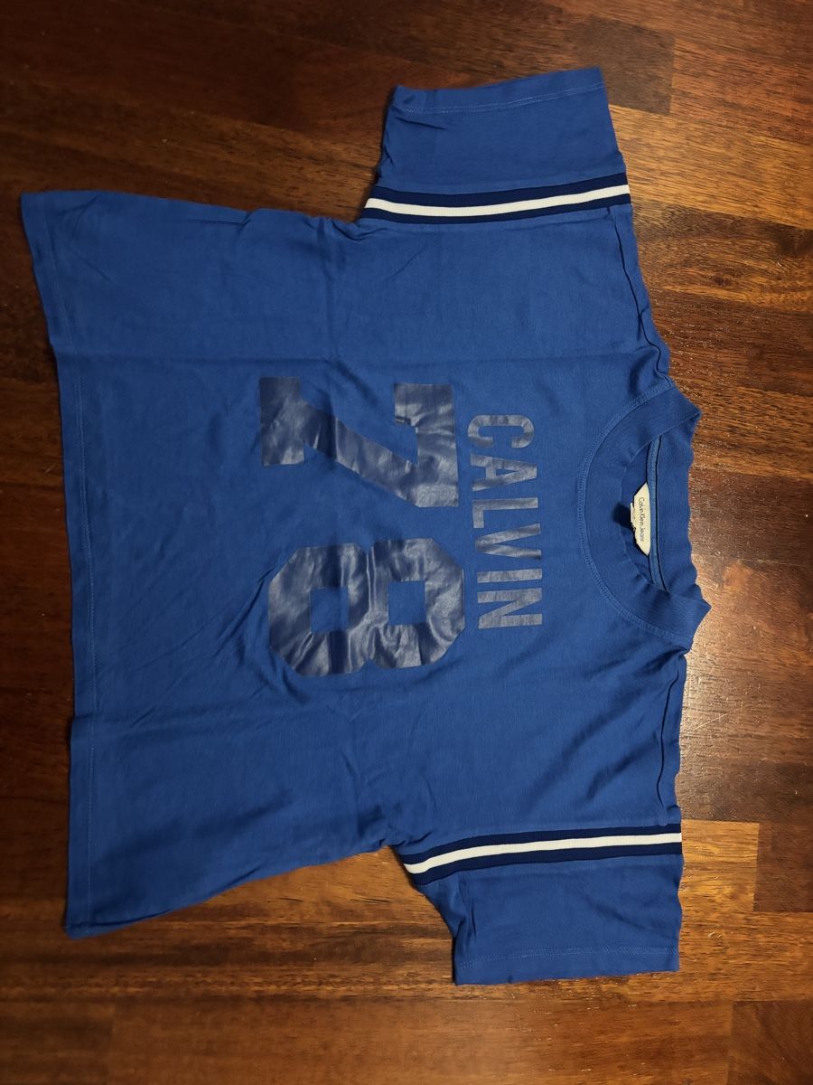Calvin Klein Camicette, T-shirt & Top: Calvin Klein T-Shirt – Nuovo (secondo la descrizione) da Dättlikon venduto da Cocco2
