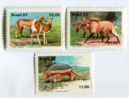 Briefmarken "Riesengürteltier, Mähnenwolf". Brasilien