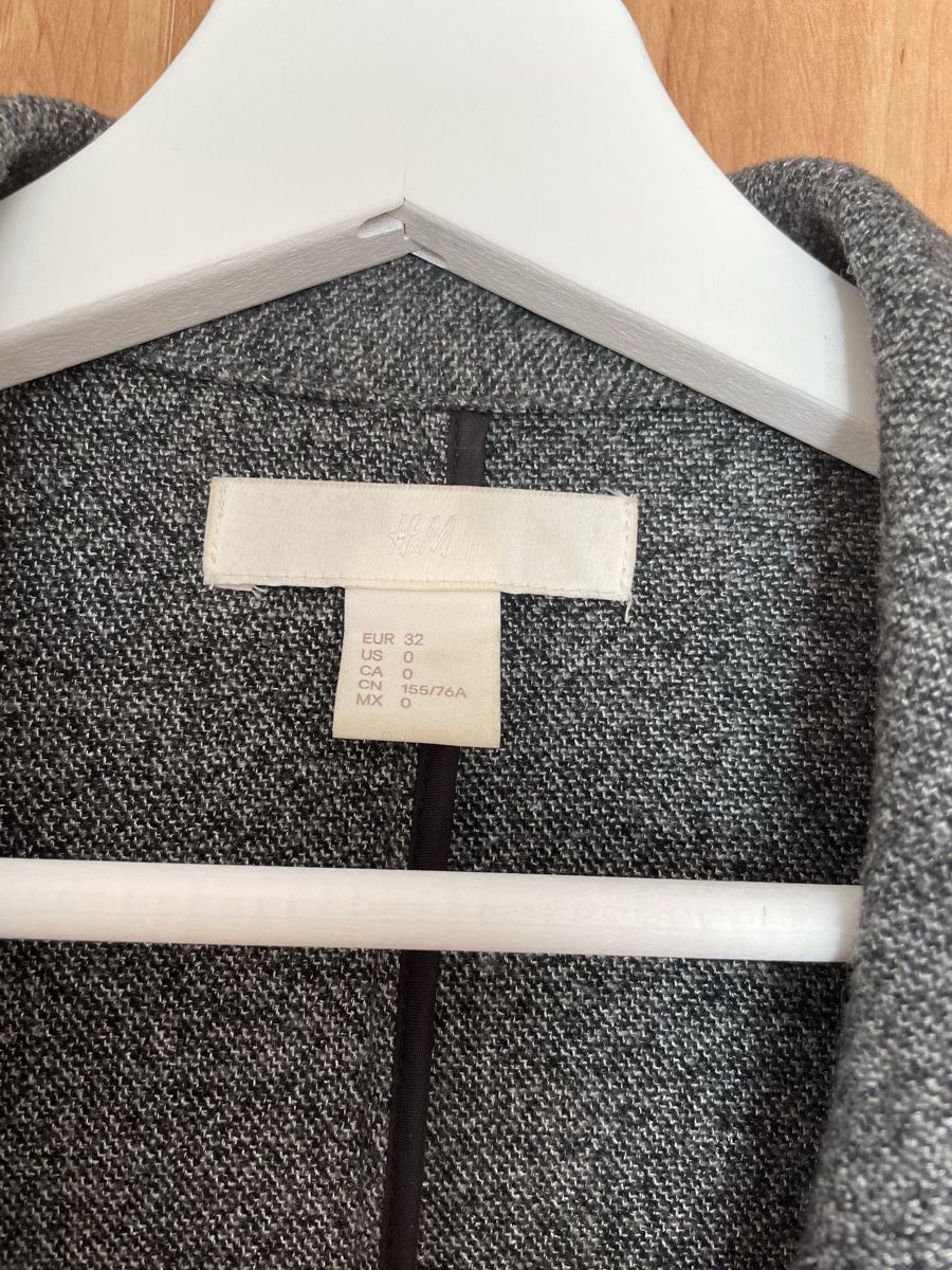 H&M Cappotti: H&M Grey Coat, Size XS-S, Perfect for spring – Usato da Möhlin venduto da Halylea 1