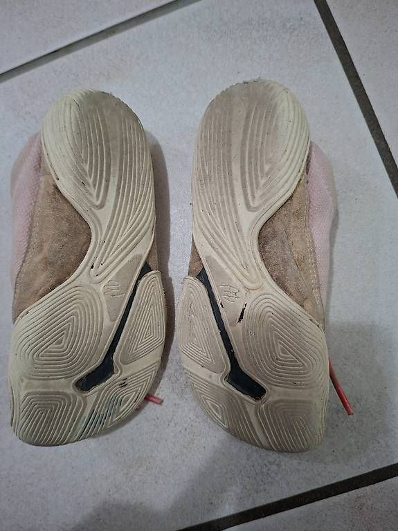Scarpe per ragazze: Wildling Gr. 27 rosa – Usato da Uznach venduto da Criistiina 4