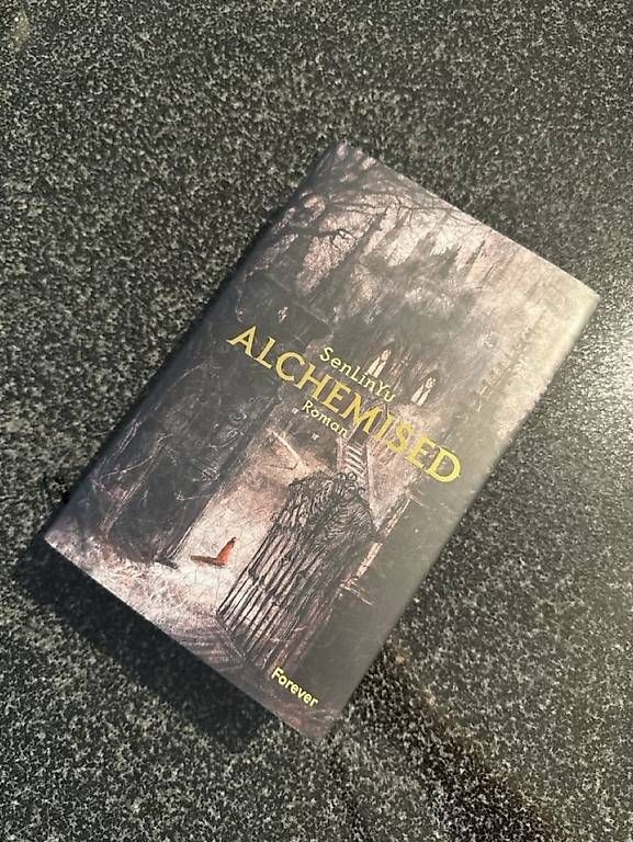 Bücher: Alchemised von SenLin Yu – Gebraucht aus Härkingen von Marc_Oliver_Egg 1