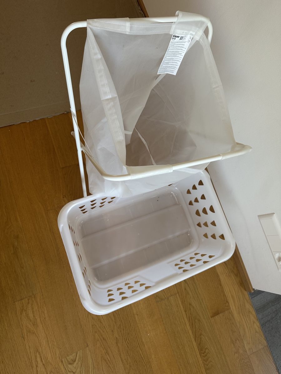 Ikea Paniers à linge: Laundry basket and bag white good condition – D'occasion à Zürich par gel_8npg 2