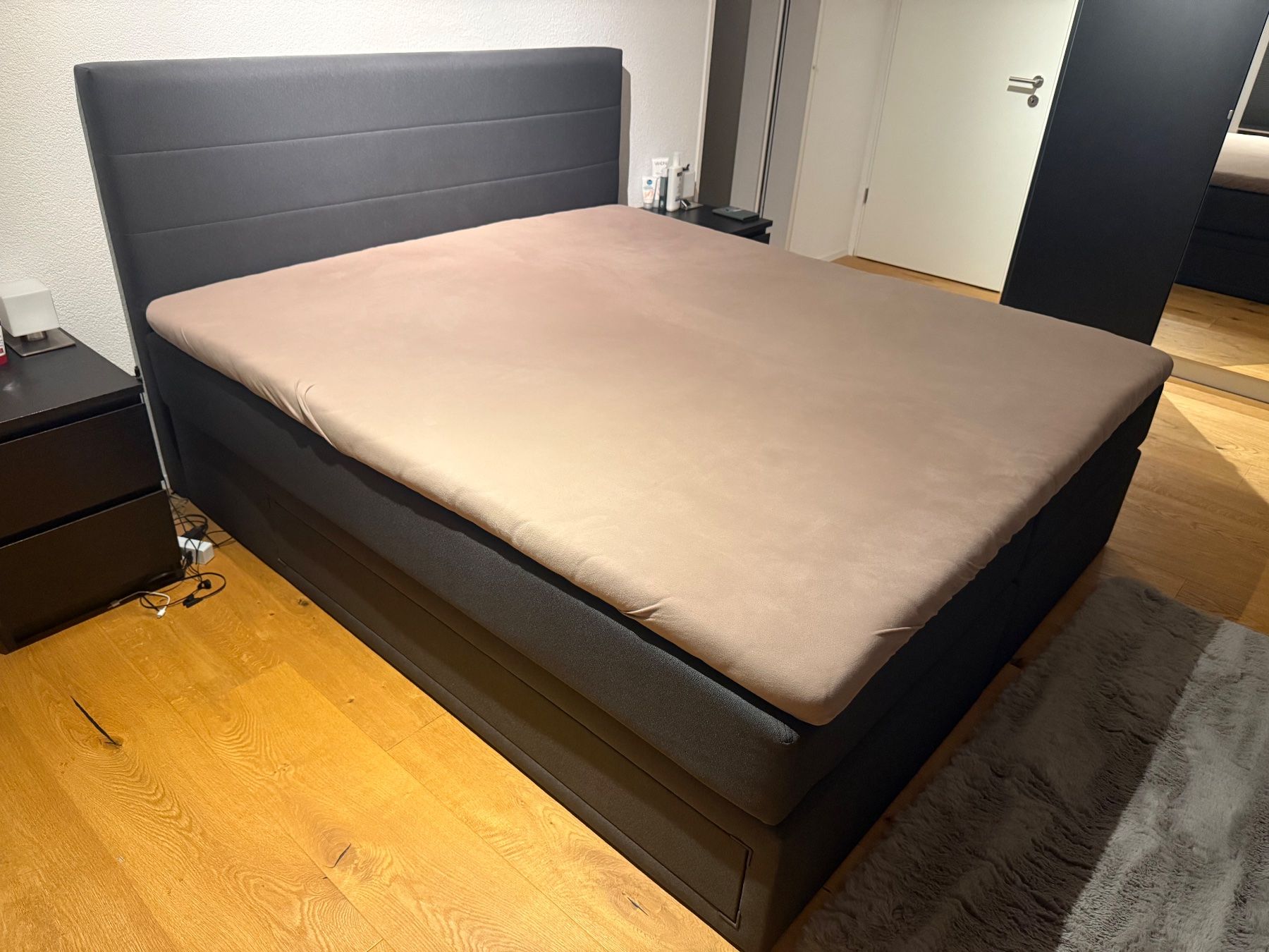 Betten: Boxspringbett 180x210 cm – Anthrazit mit Schubladen – Gebraucht aus Saland von newalphabet 1