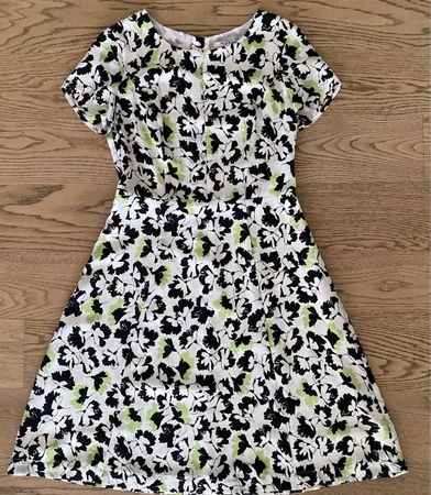 Edles GLOBUS Seidenkleid Gr.38–100% Seide – Blumenmuster