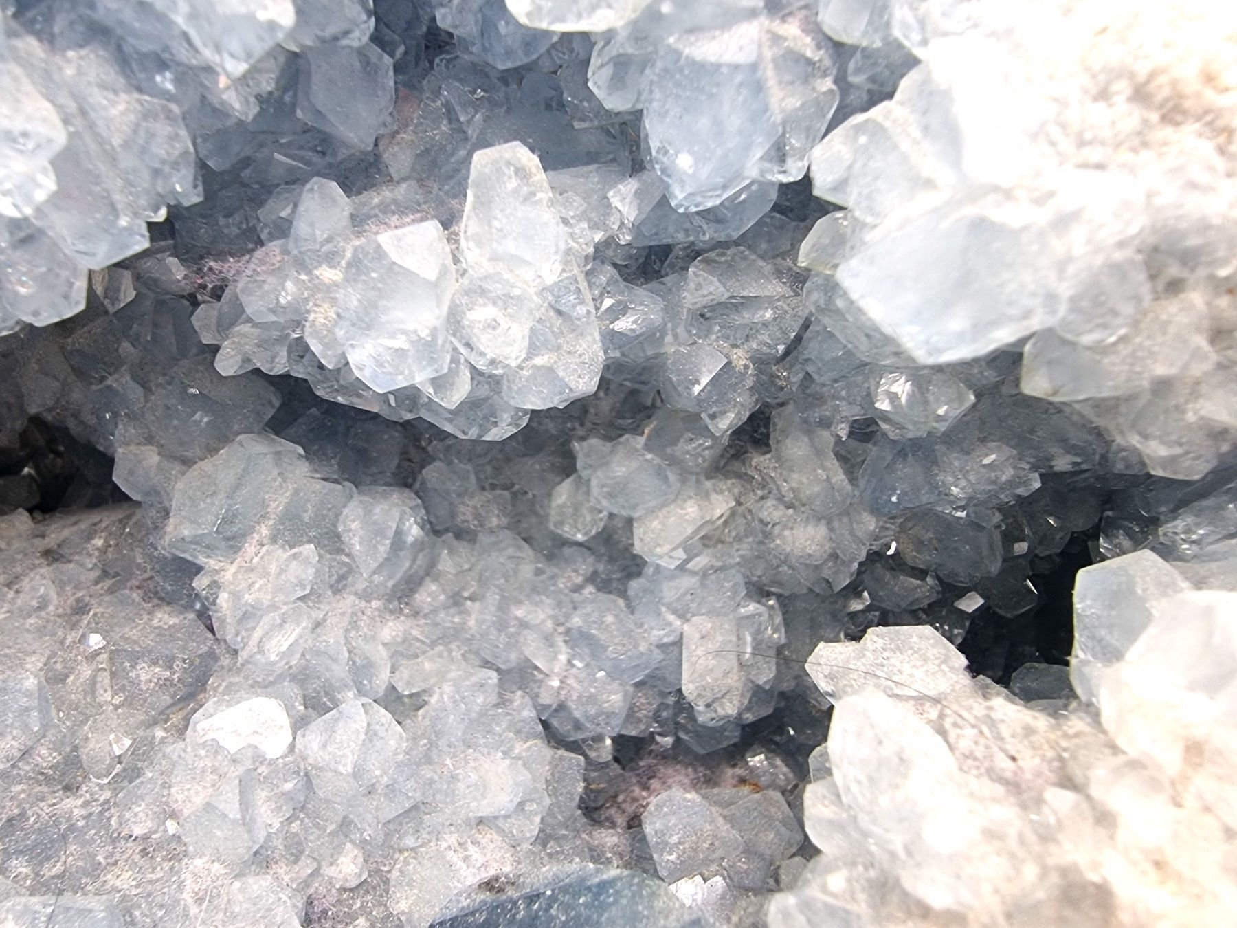 Mineralien & Heilsteine: Celestine from Sakoany deposit - 5 kg – Gebraucht aus Figino von panshop 2