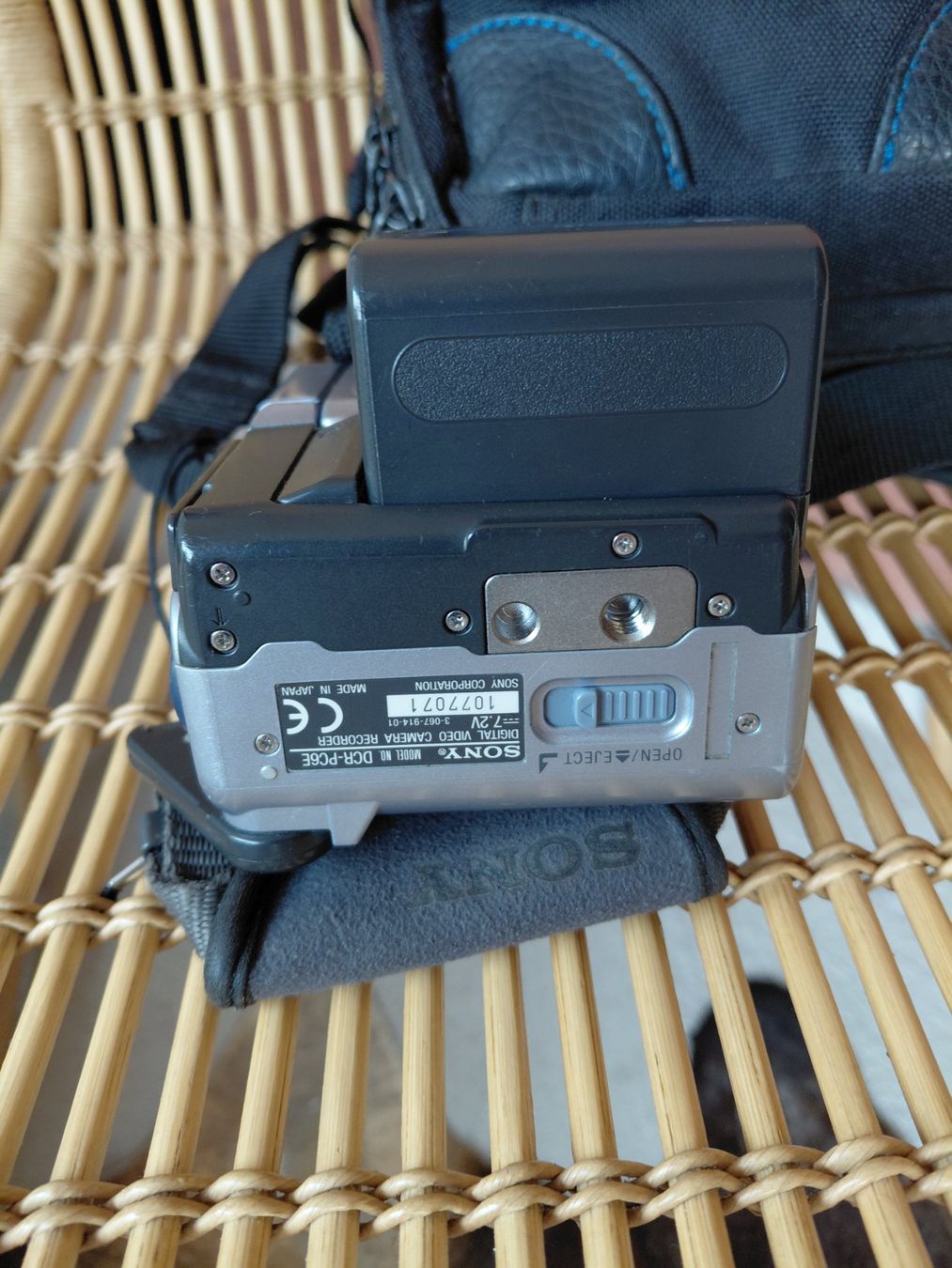 Sony Caméscopes: Sony DCR-PC6E PAL Digital Video Camera Recorder mit Tasche – D'occasion à Adligenswil par NaturGlueck 3