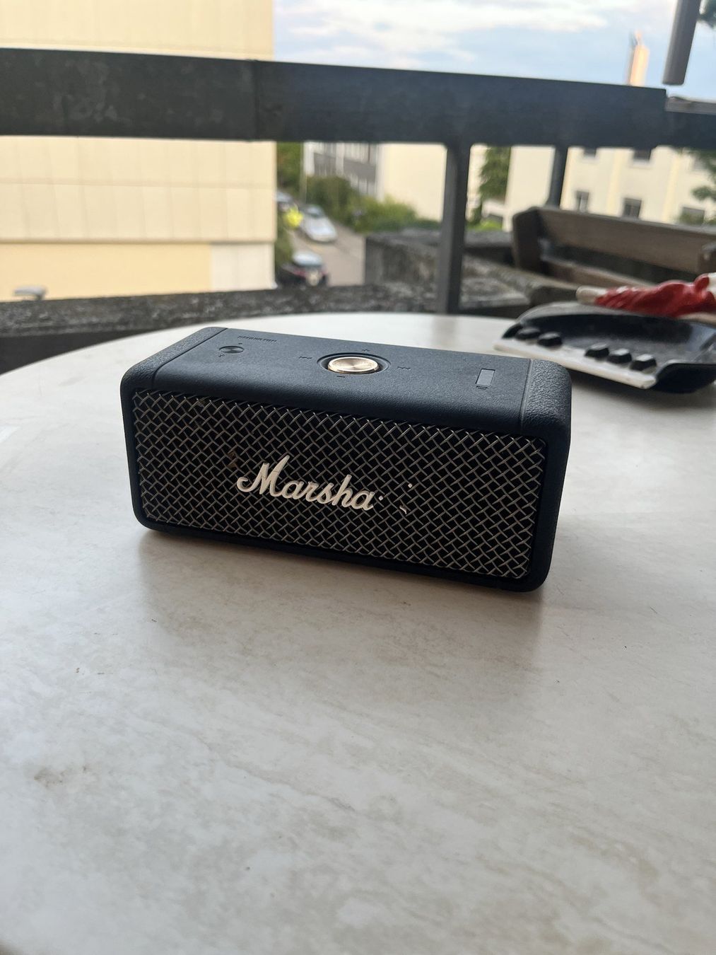 Marshall Casse acustiche: Marshall Emberton Bluetooth Lautsprecher schwarz/gold – Usato da Zürich venduto da joe_9k2c