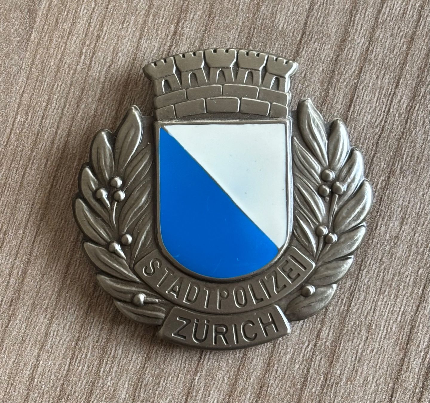 Placchette & Badge: Metall Abzeichen Stapo ZH - Plakette – Usato da Jona venduto da Sid100