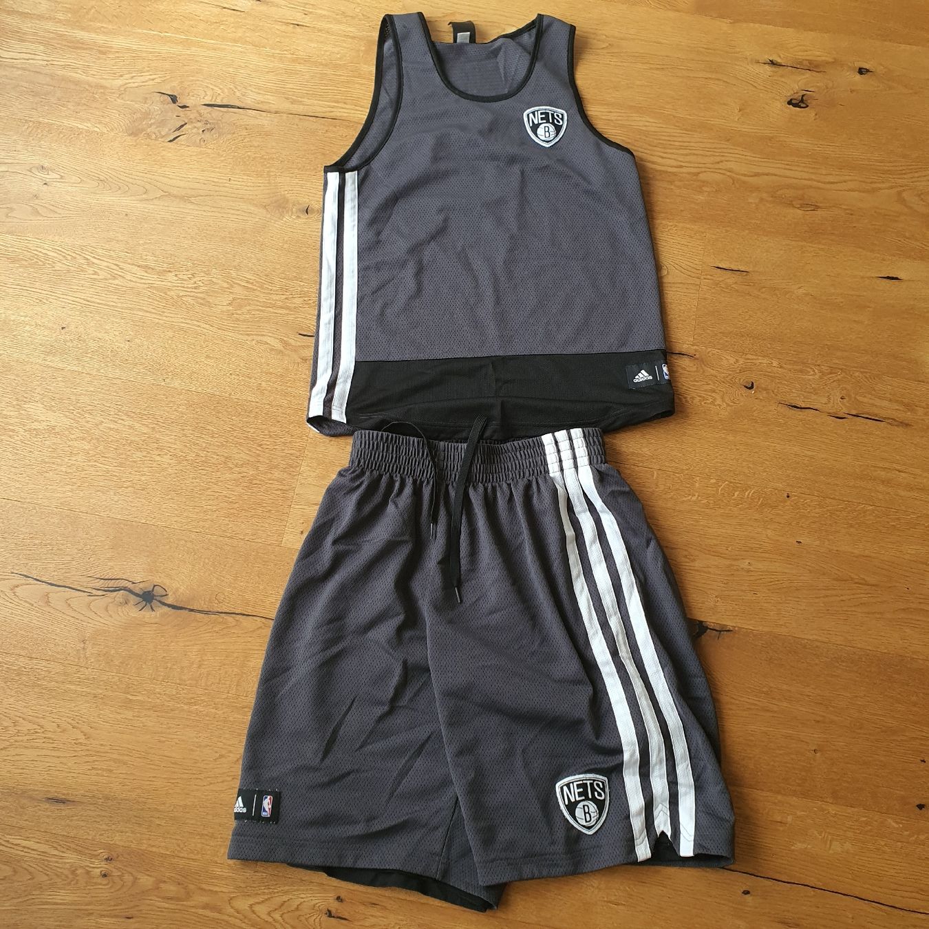 Maillots de corps & Pantalons: Basketball Triko NETS Grösse M – Neuf (Voir description) à Winterthur par caminando
