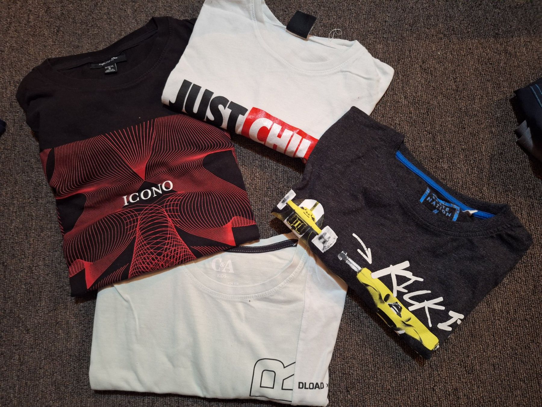 C&A T-Shirts: 4 T-Shirt und Shorts Gr S – Gebraucht aus Wegenstetten von mcfly321