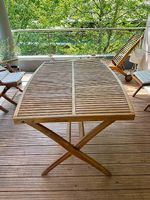 Table de jardin en teck