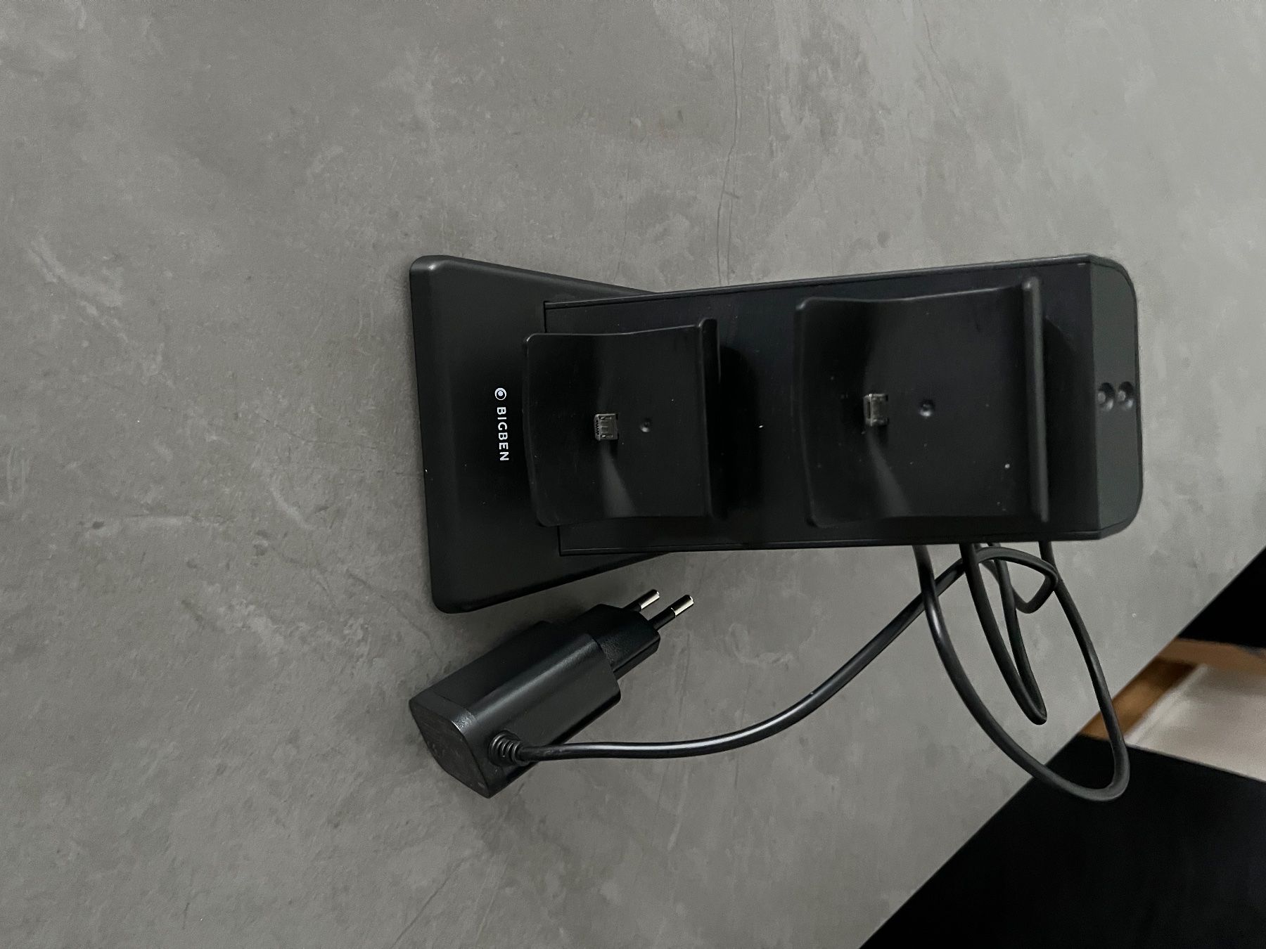 Docking station: Ricarica per PS 4 – Usato da Volketswil venduto da mon_ssk6 3