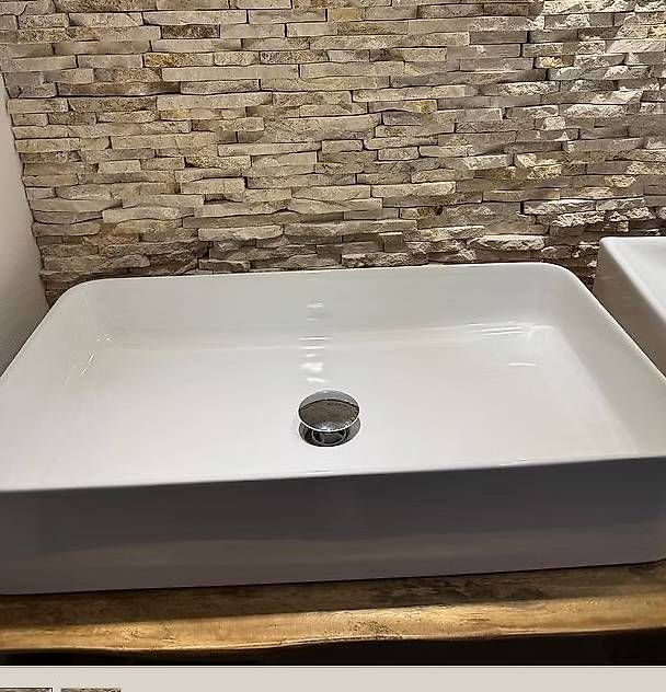 Lavabi & lavandini: Weiss Glanz Keramik-Waschbecken – Nuovo e nell'imballaggio originale da Berikon venduto da al7_7jyx 1