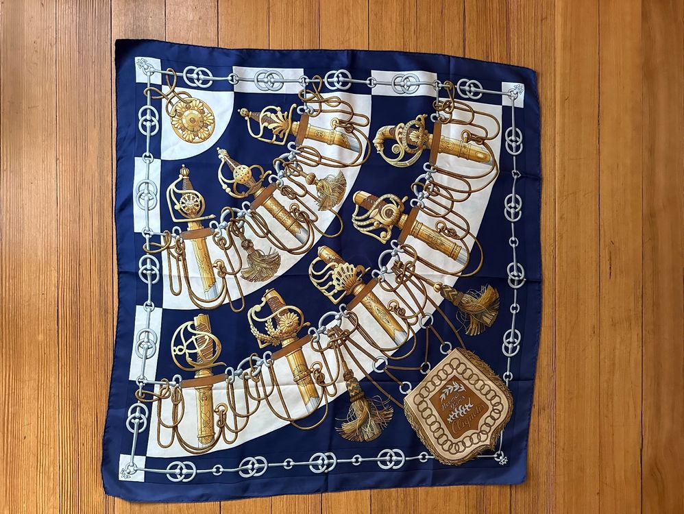 Foulard Hermès Cliquetis 100% Soie - Vintage, Couleur Marron, Occasion