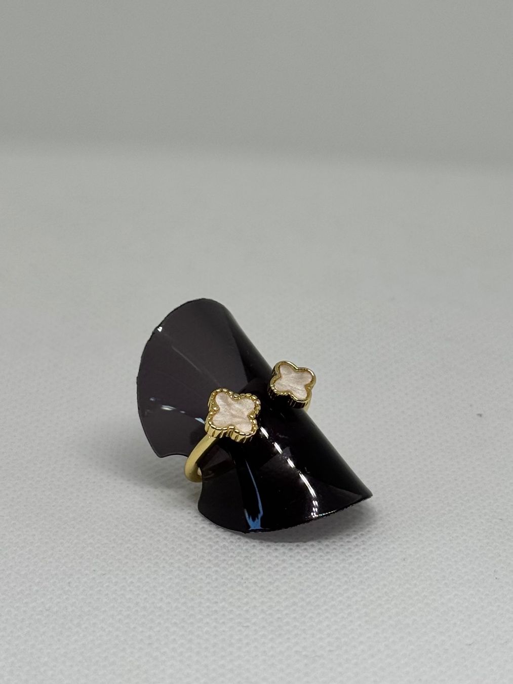 Anelli: Goldener Damenring mit Kleeblatt Design – Nuovo e nell'imballaggio originale da Grenchen venduto da JAP_Jewellery
