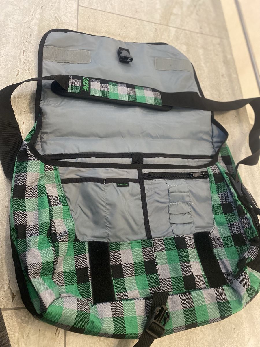 Dakine Borse: Dakine Tasche – Usato da Birrwil venduto da Bendegriz 3