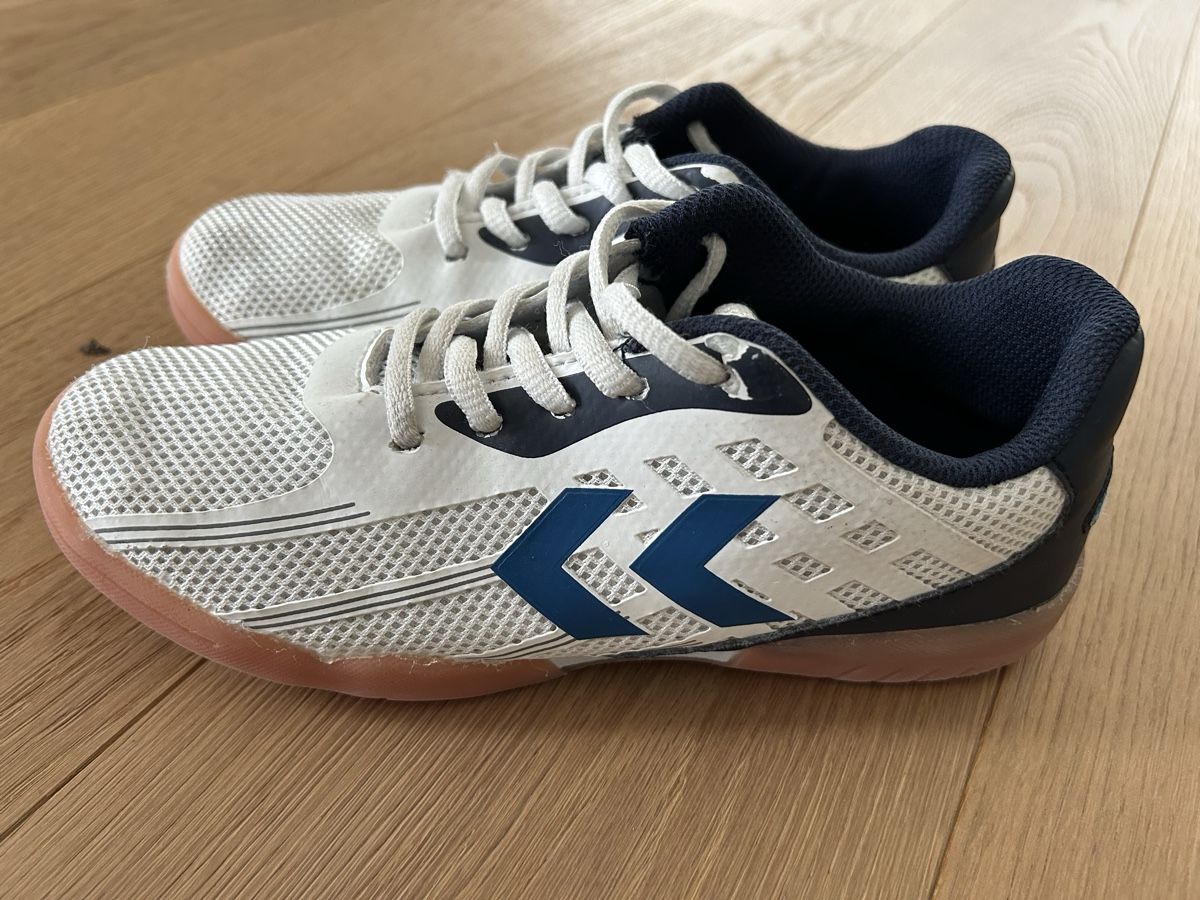 Hummel Scarpe per ragazzi: Hummel Hallenschuhe Gr. 35 – Usato da Tägerwilen venduto da NoRaq