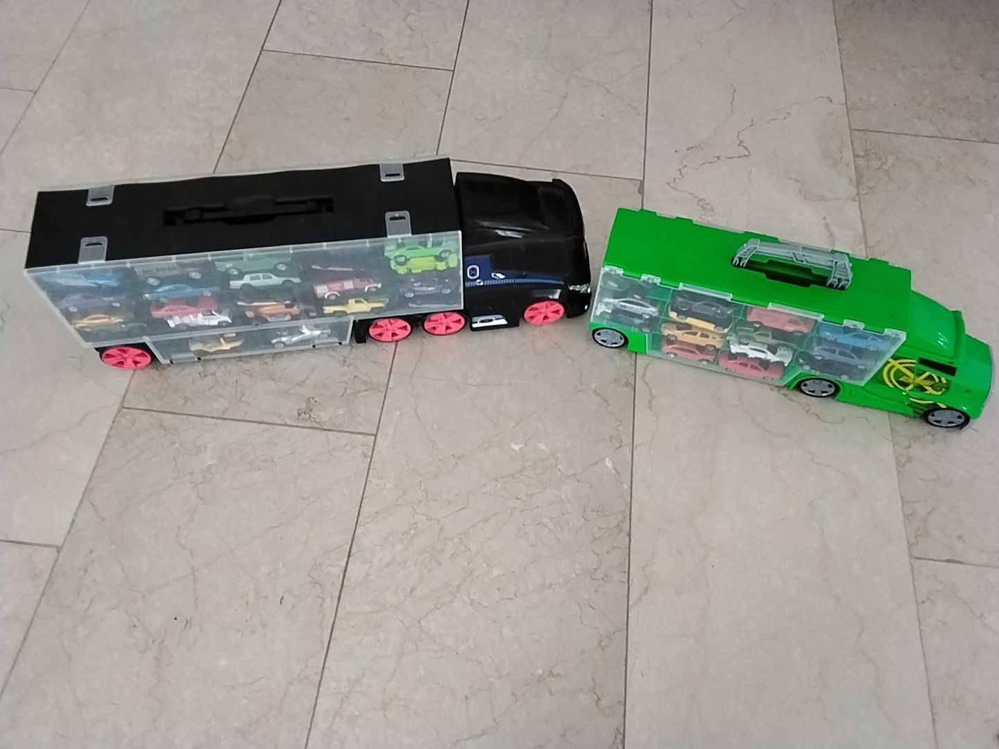 Giocattoli: 2 volle auto transporter – Usato da Reichenburg venduto da Tutti81 1