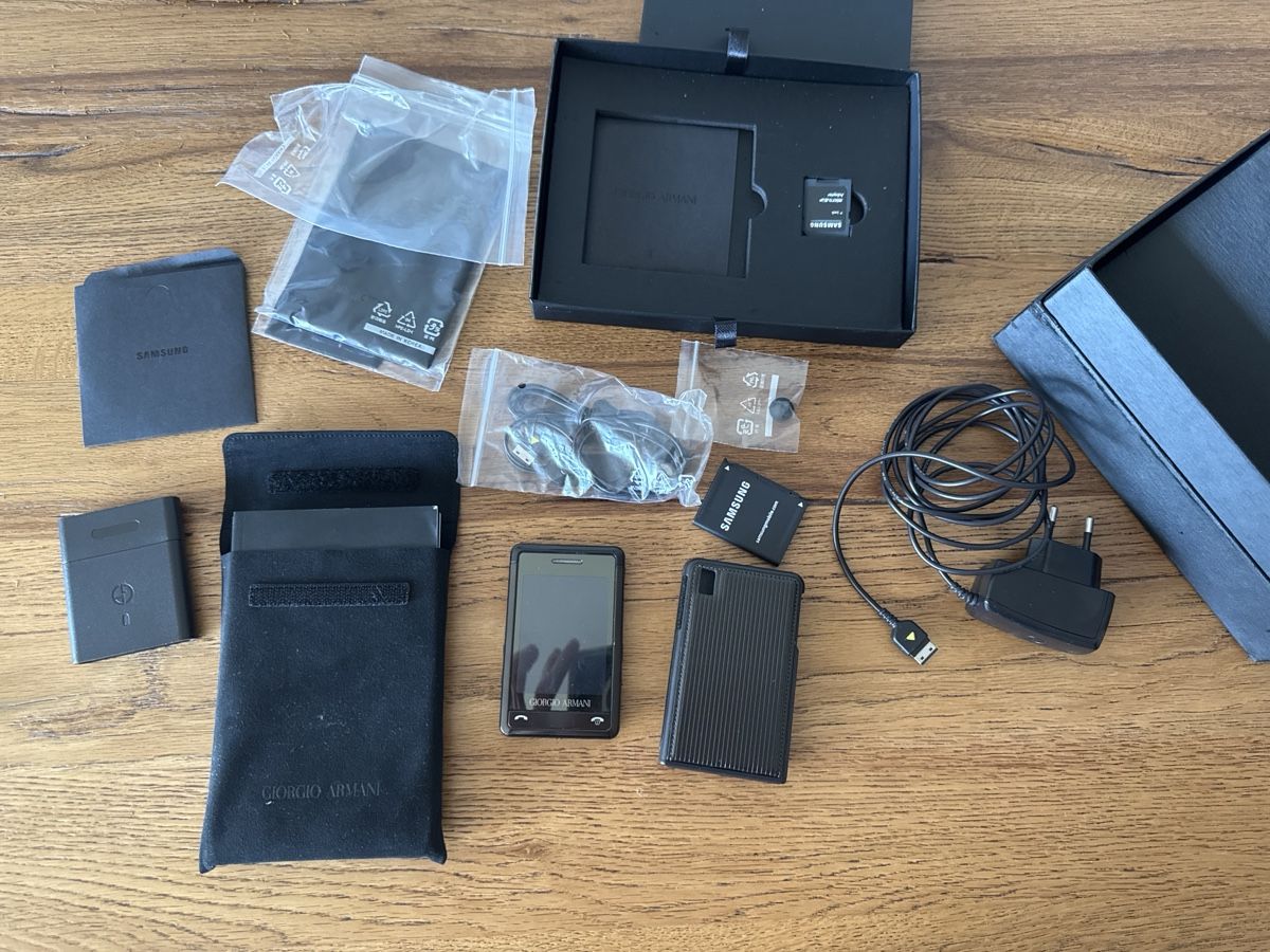 Samsung Portables: Giorgio Armani Samsung Handy – Défectueux à Lenzburg par eyworld 4