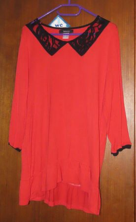 T-shirt femme rouge dentelle col taille 40/42neuf