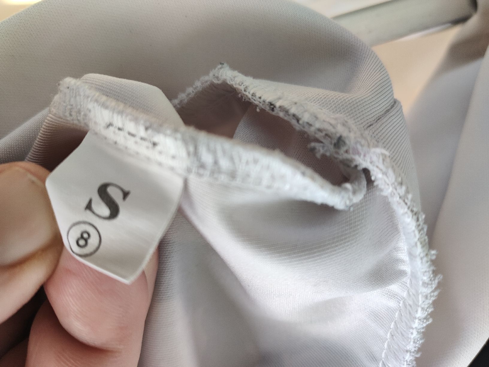 Kleiderpakete & -sets: Naruto-Kapuzenpulli Grösse S – Gebraucht aus Oetwil an der Limmat von MicA-8955 2