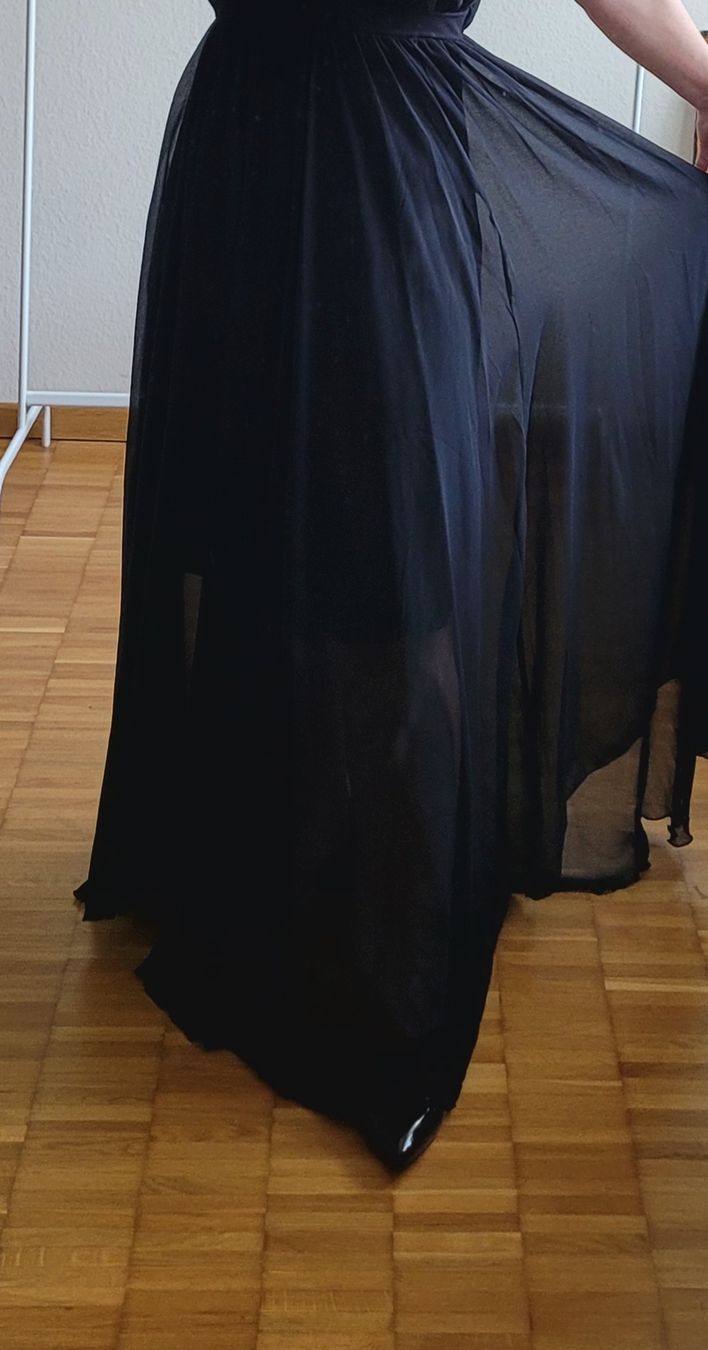 Kleider: Schwarzes Abendkleid, festlich, Grösse L, neu – Neu und originalverpackt aus Emmenbrücke von gatasalvache 1