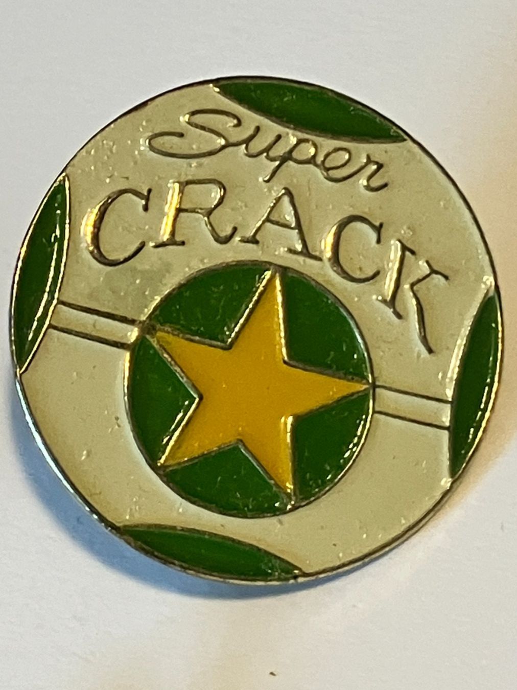 Plaketten & Abzeichen: 1 Pin Super Crack Baselball – Gebraucht aus Basel von djwwpp