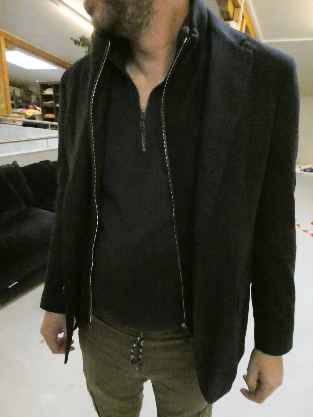 Jacken: Magnifique blazer gris foncé. – Gebraucht aus Etagnières von emmaus.electro 5