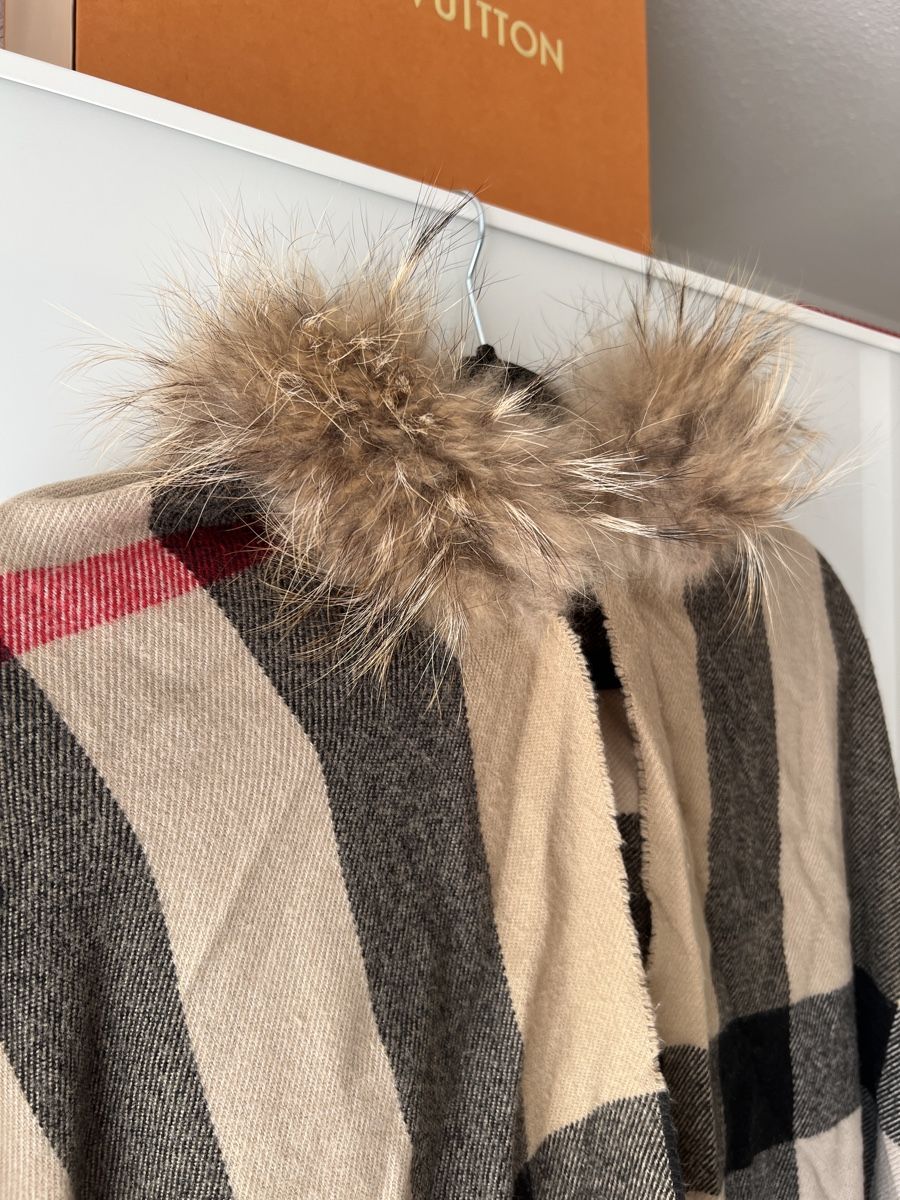 Foulard & Sciarpe: Kaschmir Schal mit Kapuze – Usato da Wil SG venduto da xrnvani 1