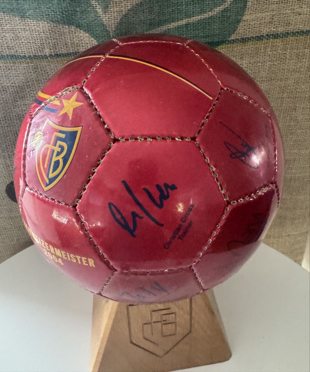 FC Basel Bälle: FC Basel Schweizermeister 2004 Ball – Gebraucht aus Emmenbrücke von Herzog07 1