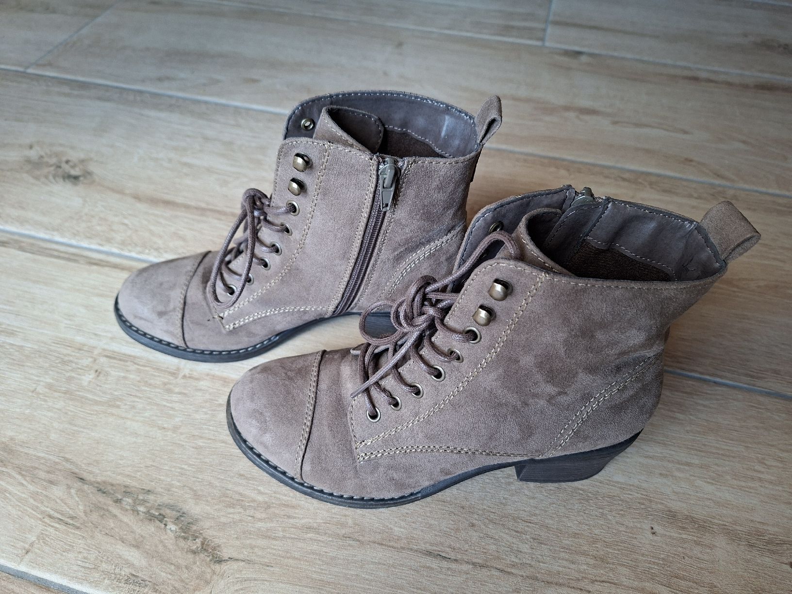 Graceland Scarpe da donna: Stiefeletten Damen Gr.38 – Usato da Schüpfheim venduto da lin_p7wr