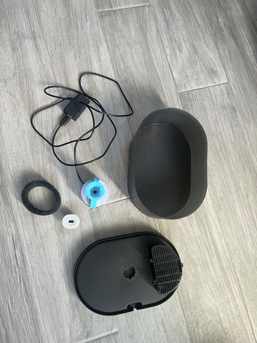 Teiche & Zierbrunnen: Fontaine à eau pour chat – Gebraucht aus Fontaines NE von madamezo