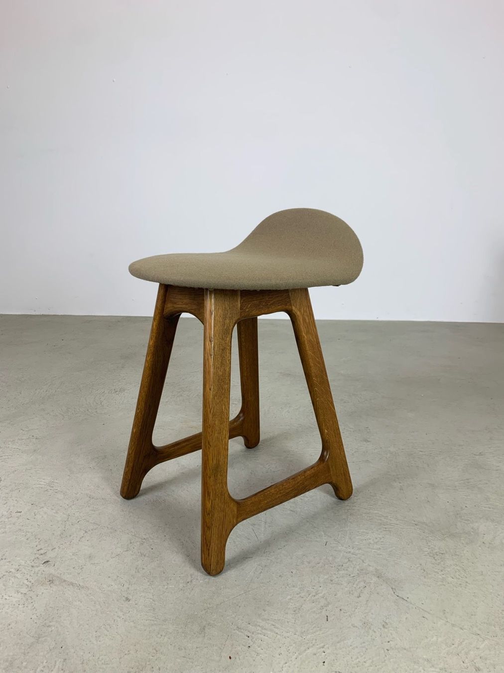 Sgabelli: 2x Hocker Erik Buch neu bezogen 60er – Usato da Basel venduto da MidMod20C 5