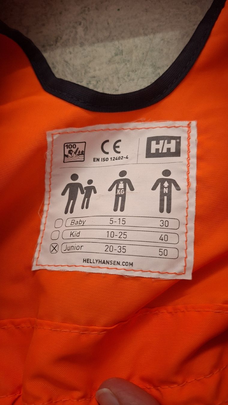 Helly Hansen Schwimmwesten: Schwimmweste Helly Hansen 20-35kg – Gebraucht aus Tagelswangen von oceanfish 1