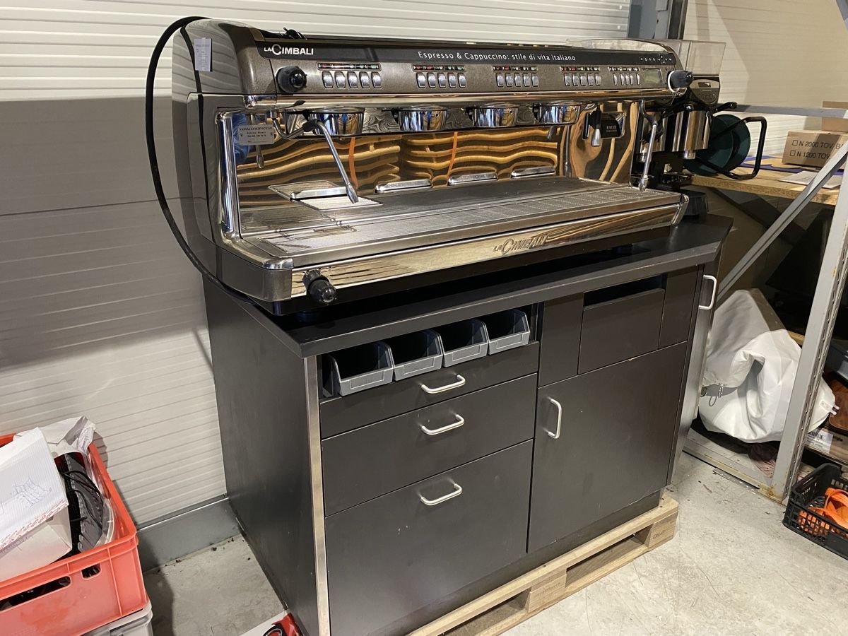 Cimbali Machines à café & Machines à expresso: La Cimbali Espressomaschine & 2x Mühlen Simonelli – D'occasion à Brunnenthal par NTGMBH 4