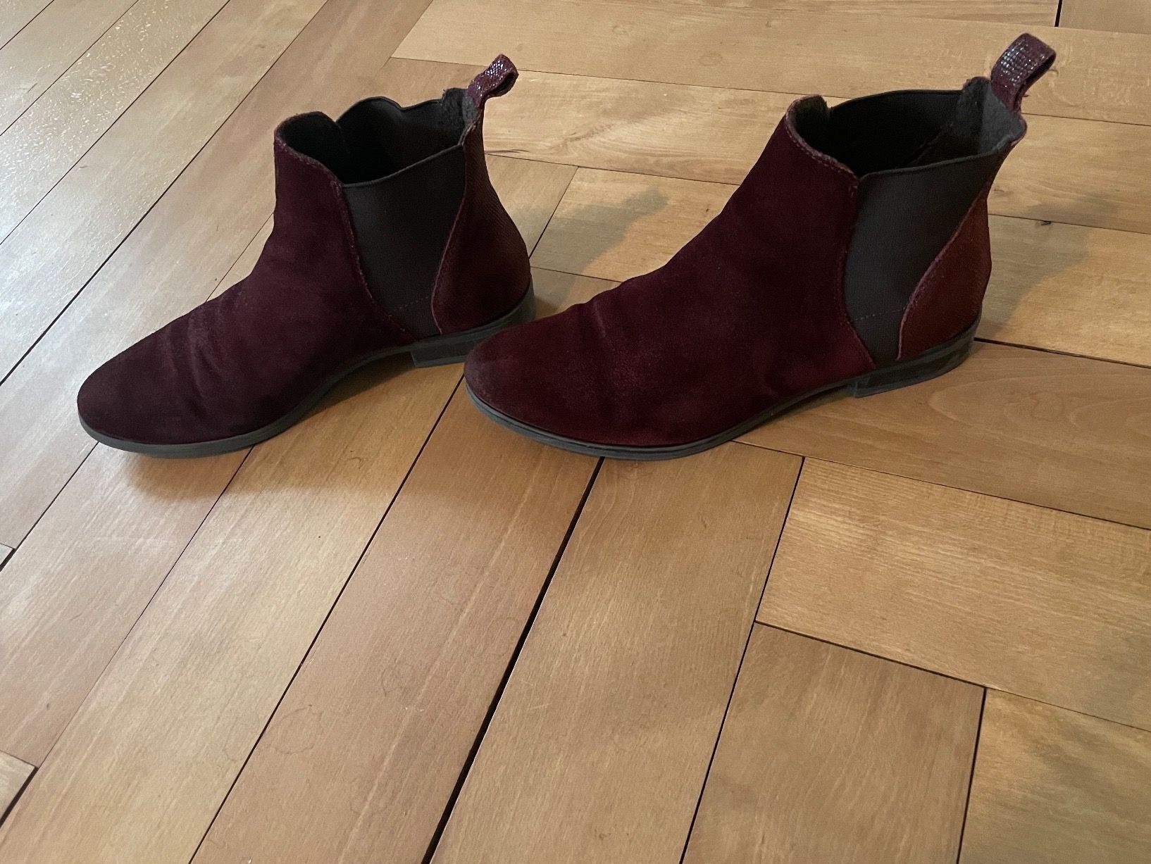 Scarpe da donna: Bordeauxrote Damen Stiefeletten – Usato da Münchwilen TG venduto da BBJO 1