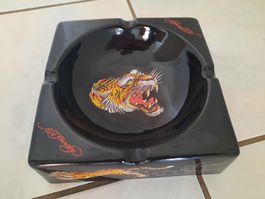 ED HARDY ,grand CENDRIER, en CÉRAMIQUE