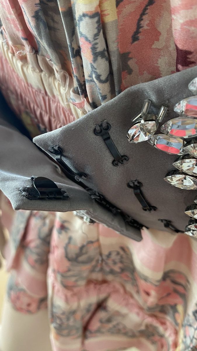 Prada Cinture: LIKE NEW PRADA RHINESTONES BELT – Nuovo (secondo la descrizione) da Walchwil venduto da Finibaci