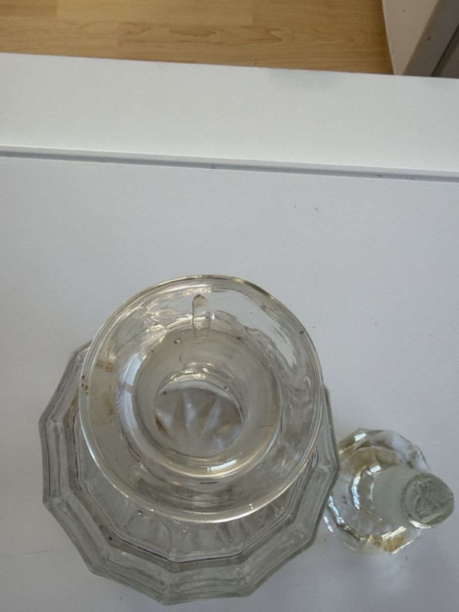 Carafes: Glaskaraffe mit Stöpsel, facettiertes Design, (2I6) – D'occasion à Neuenhof par 123-Allerlei 2