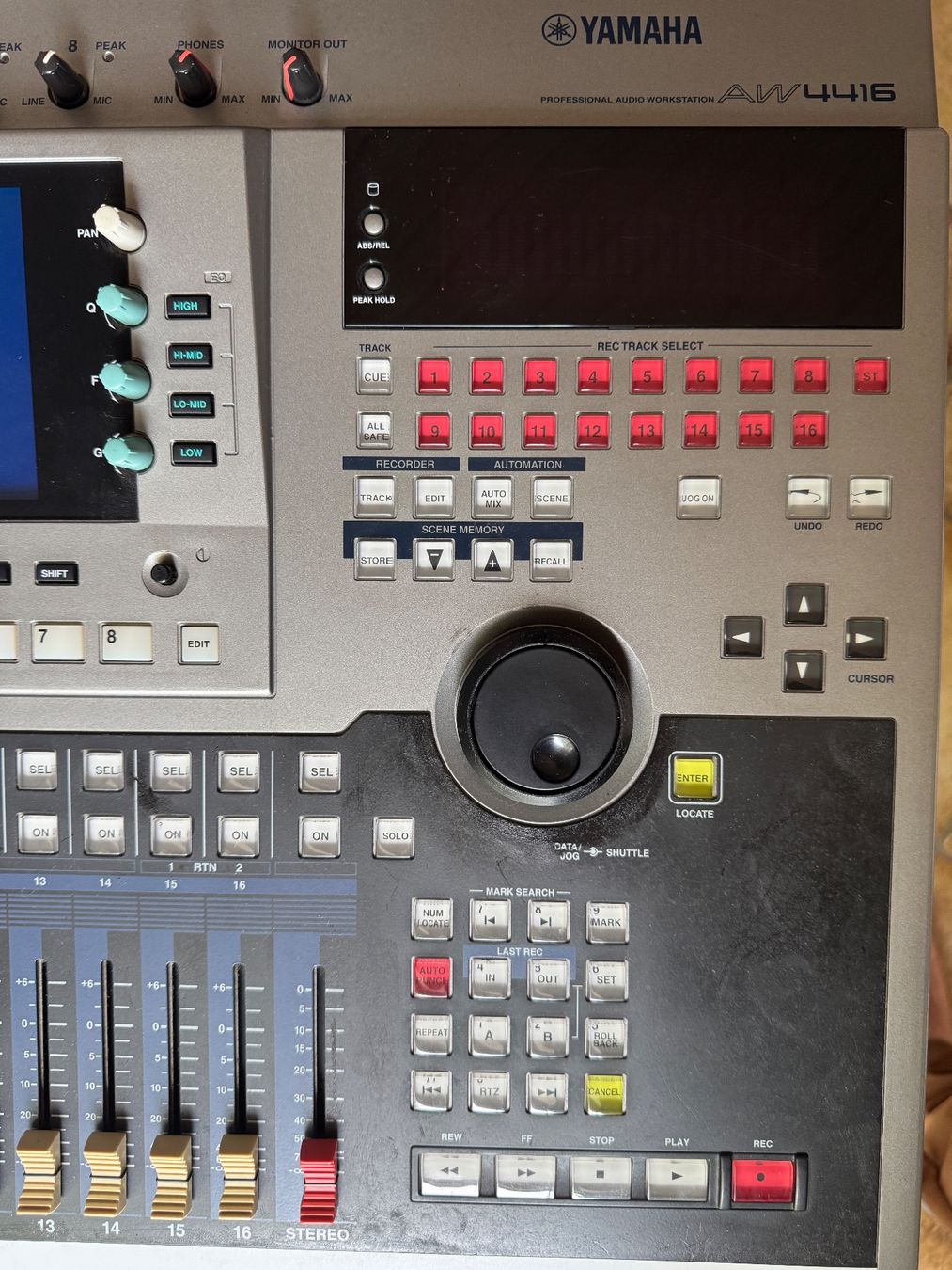 Yamaha Console di mixaggio: Yamaha AW4416 Professionelle Audio Workstation – Usato da Dornach venduto da shaker11 3
