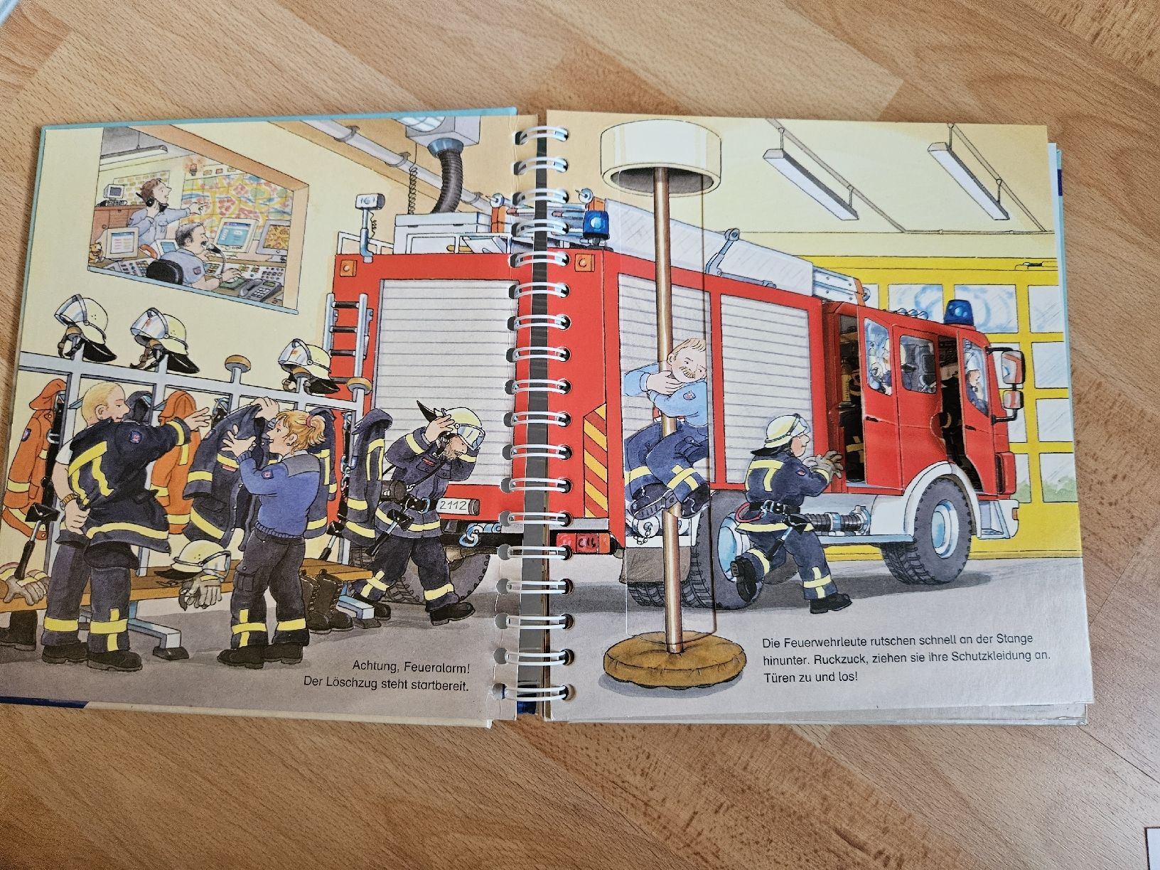 Bücher: Ravensburger Kinderbuch "Achtung, Feuerwehr!" – Gebraucht aus Ebikon von SecondChance_byM 2