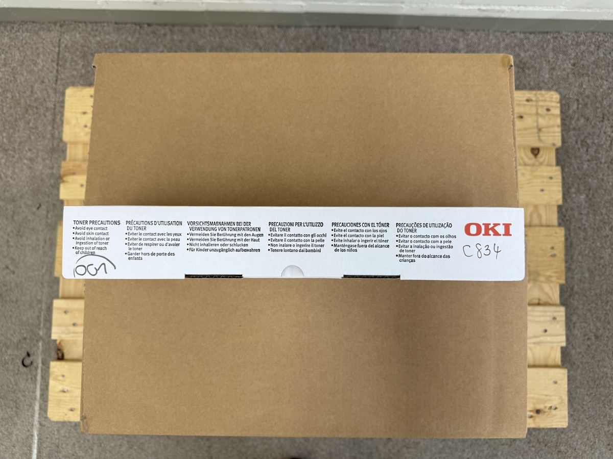 Oki Druckerpatronen & Toner: OKI Toner Black p/n 46861308 C834 / C844 – Neu und originalverpackt aus Steinhausen von sue_f9pp 1