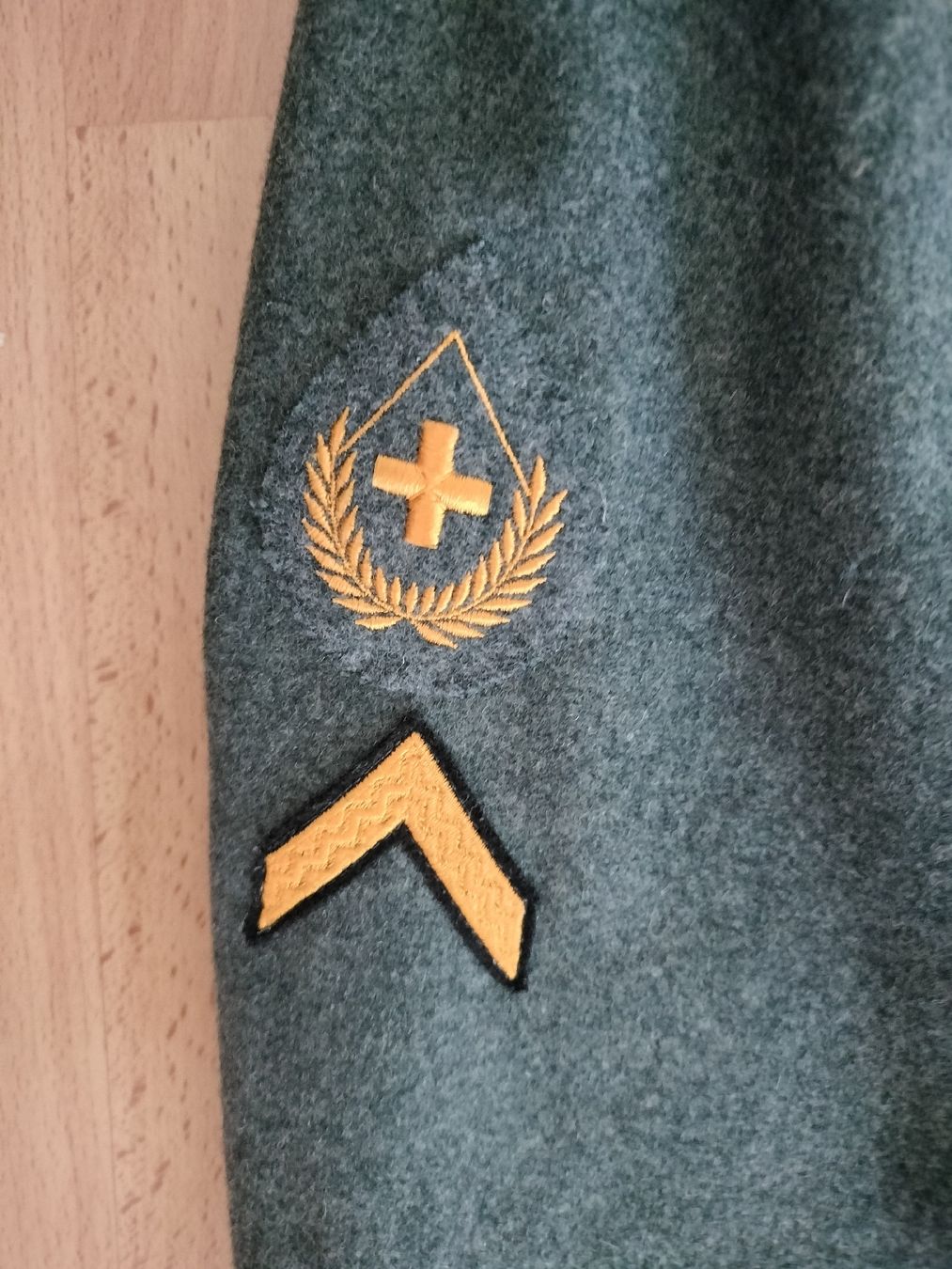 Schweizer Armee Uniformi: Antike Schweizer Armee Militär Uniform – Usato da Schwanden Sigrisw venduto da cadieux71 1
