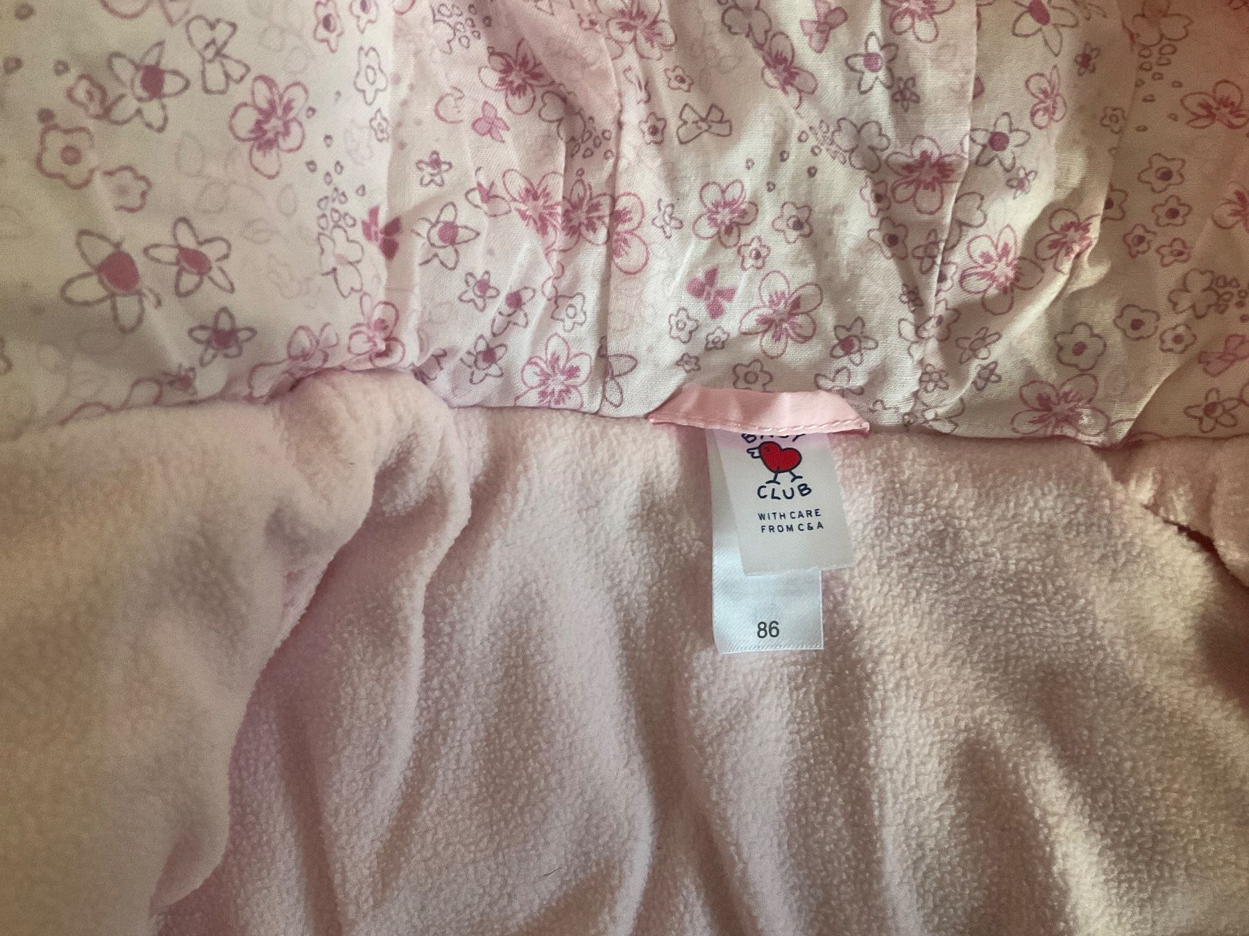 Lotti & Set di vestiti: Winterjacke Gr. 86 mit Hello Kitty Schal – Usato da Winterthur venduto da aionila 3