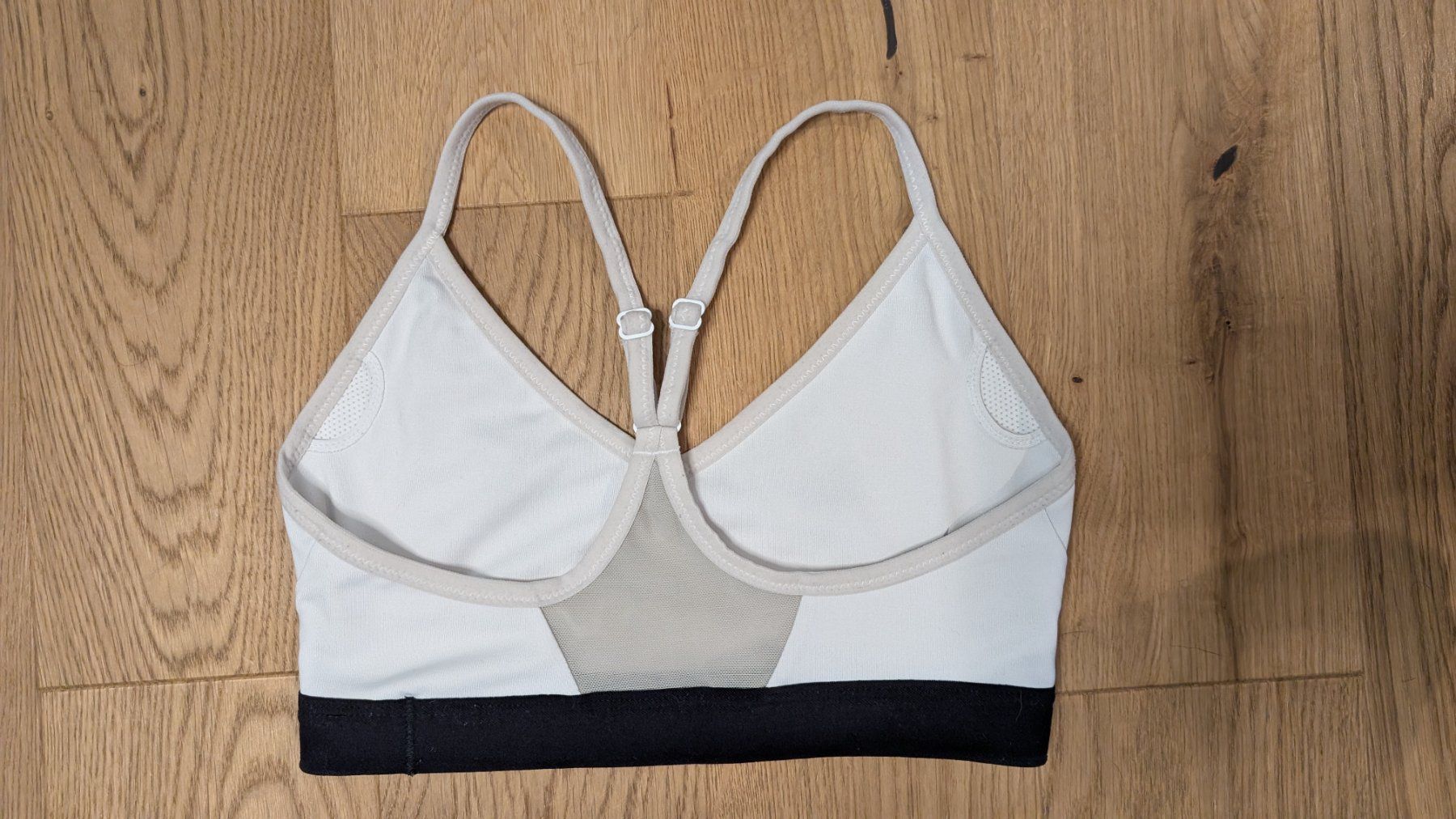 Nike Altra biancheria intima: BH Nike weiss Grosse S – Usato da St. Ursen venduto da chloe32 1