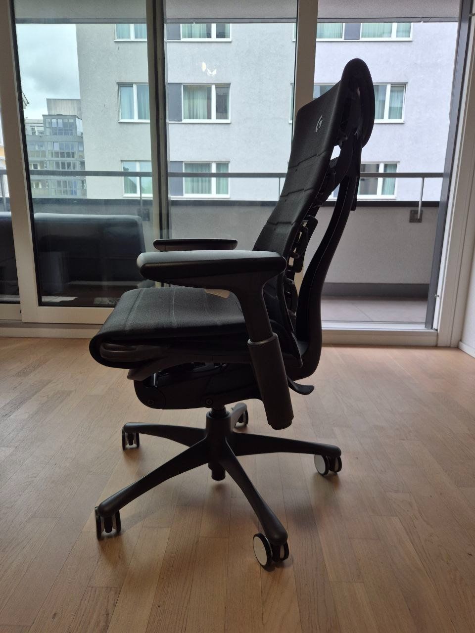 Herman Miller Sedie: Herman Miller x Logitech Embody Bürostuhl – Usato da Luzern venduto da livio11 3