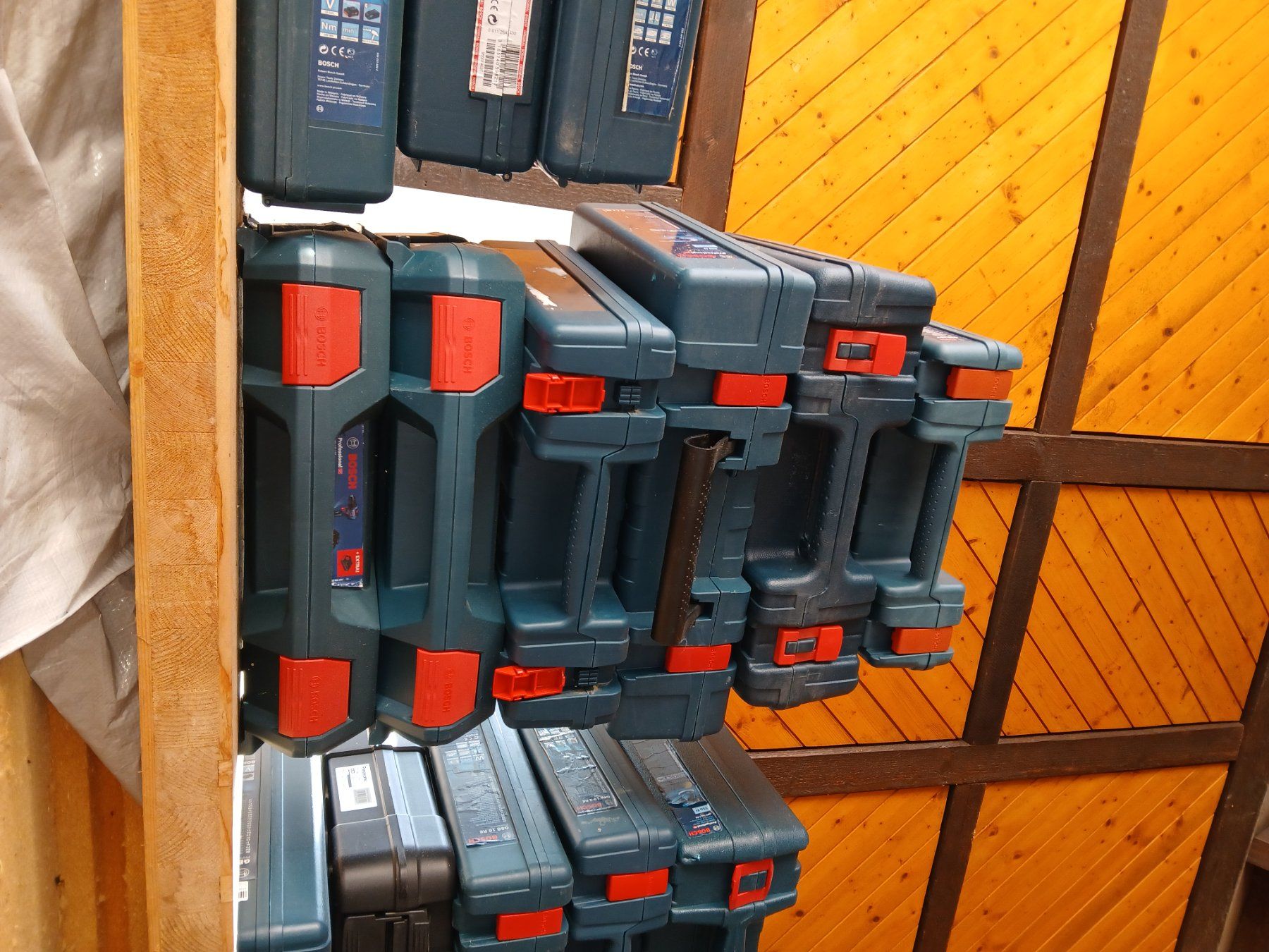 Bosch Valigie: Bosch Koffer Div. Grössen – Usato da Pfaffnau venduto da Hansrudi 2